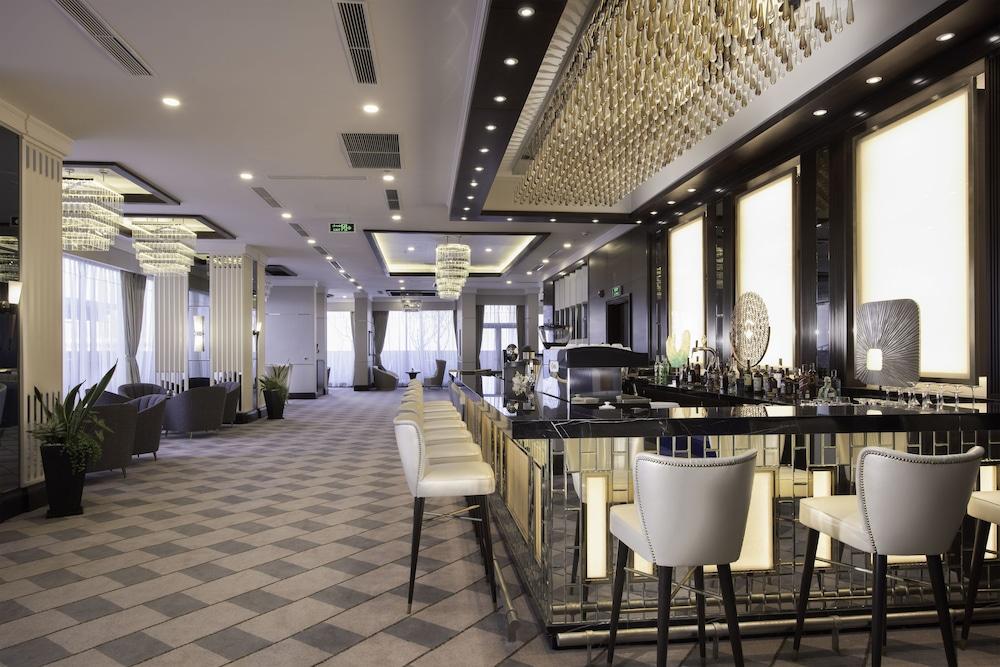 Khách sạn Meliá Vinpearl Empire
