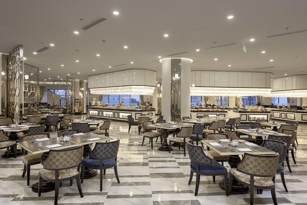 Meliá Vinpearl Empire Nha Trang
