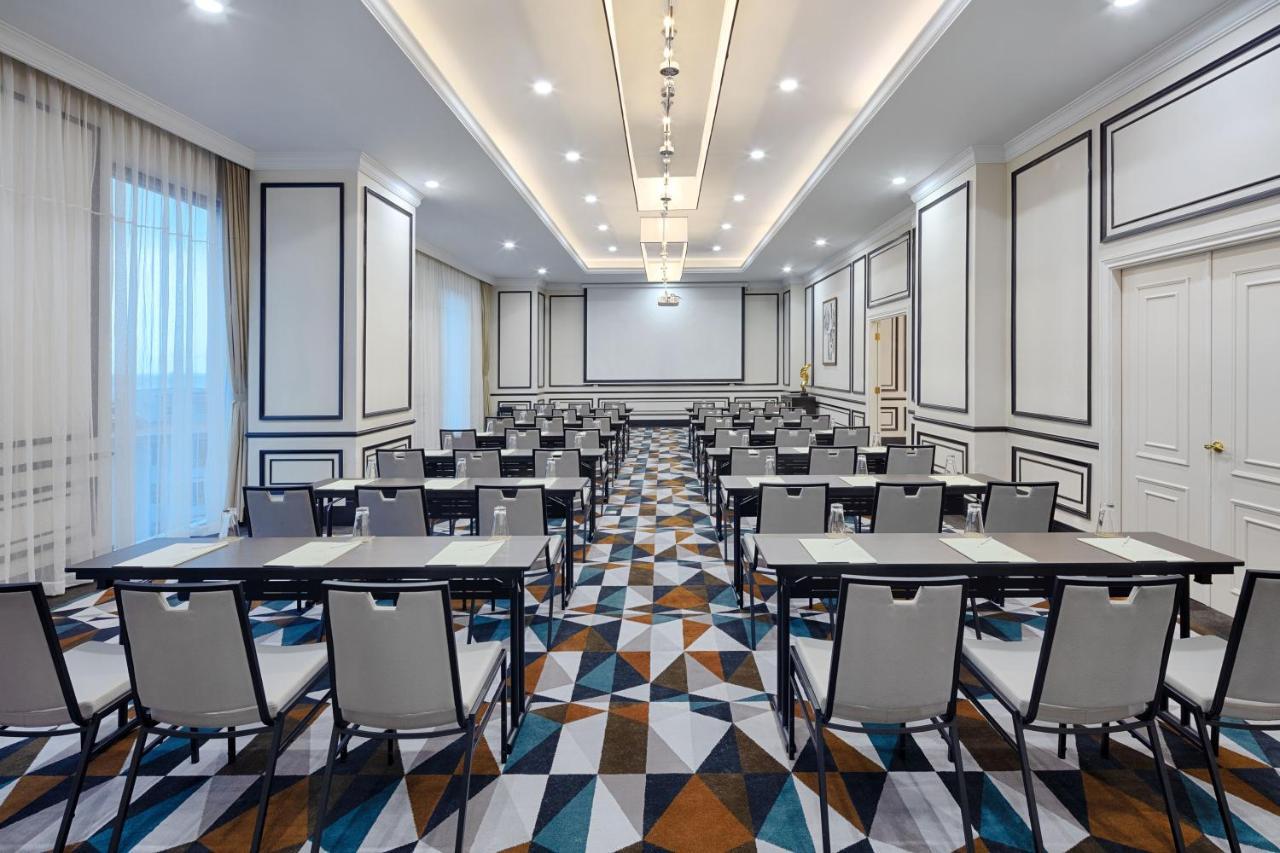 Meliá Vinpearl Empire Nha Trang