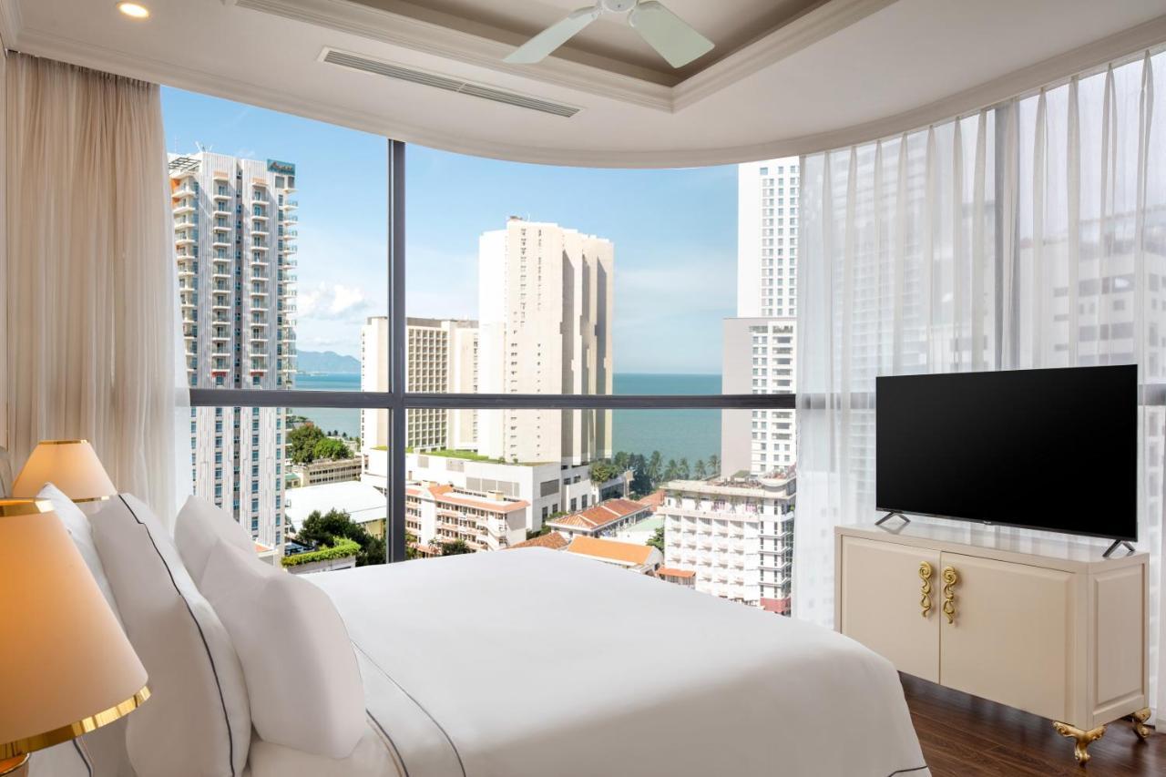 Meliá Vinpearl Empire Khách sạn 5*
