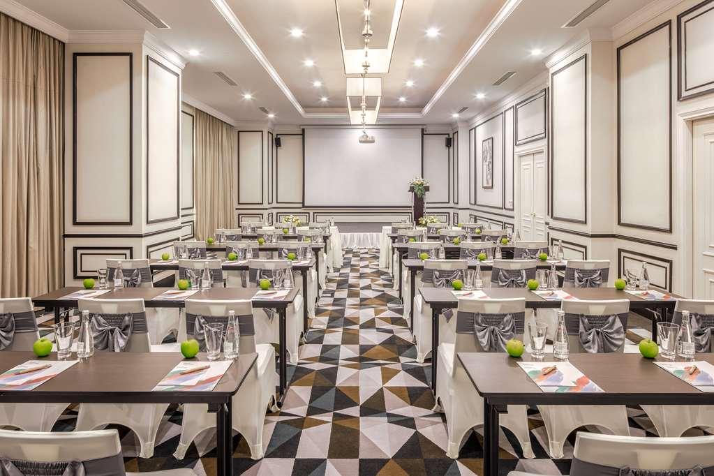 Khách sạn Meliá Vinpearl Empire