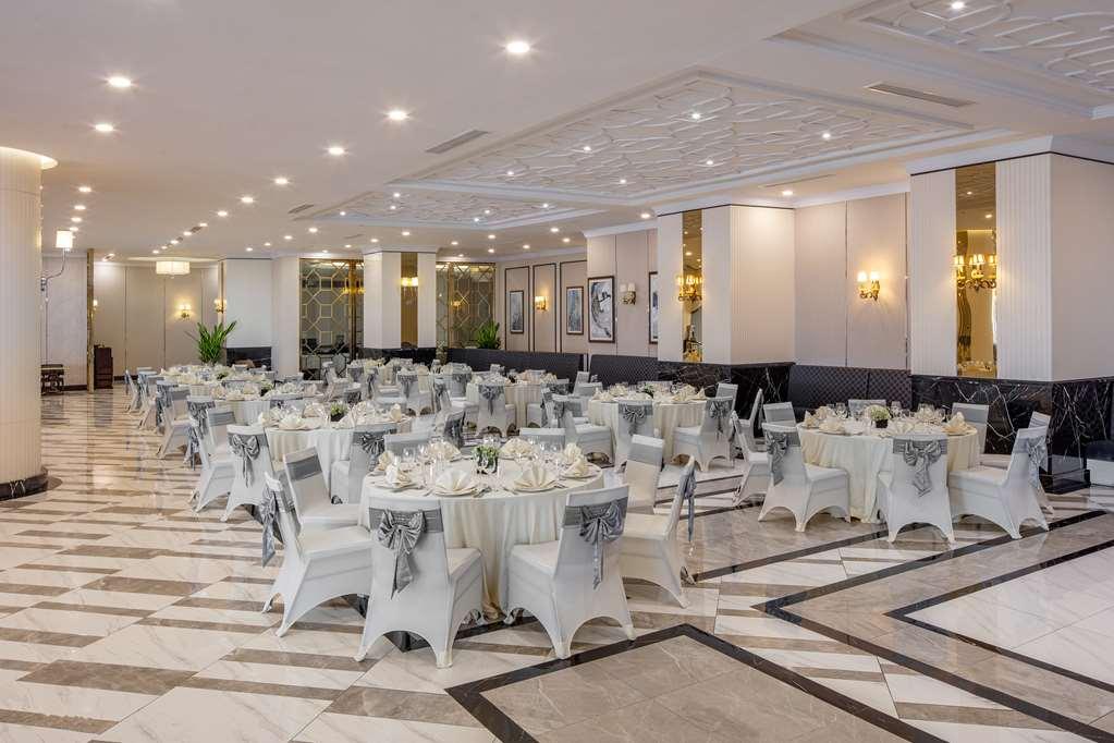 Khách sạn Meliá Vinpearl Empire 5*