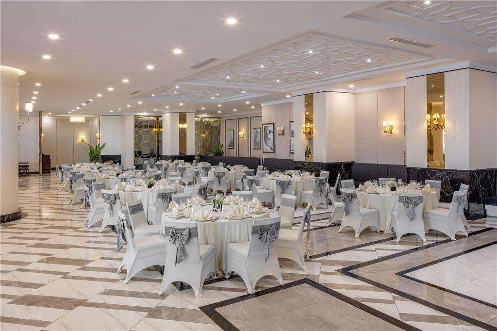 Khách sạn Meliá Vinpearl Empire